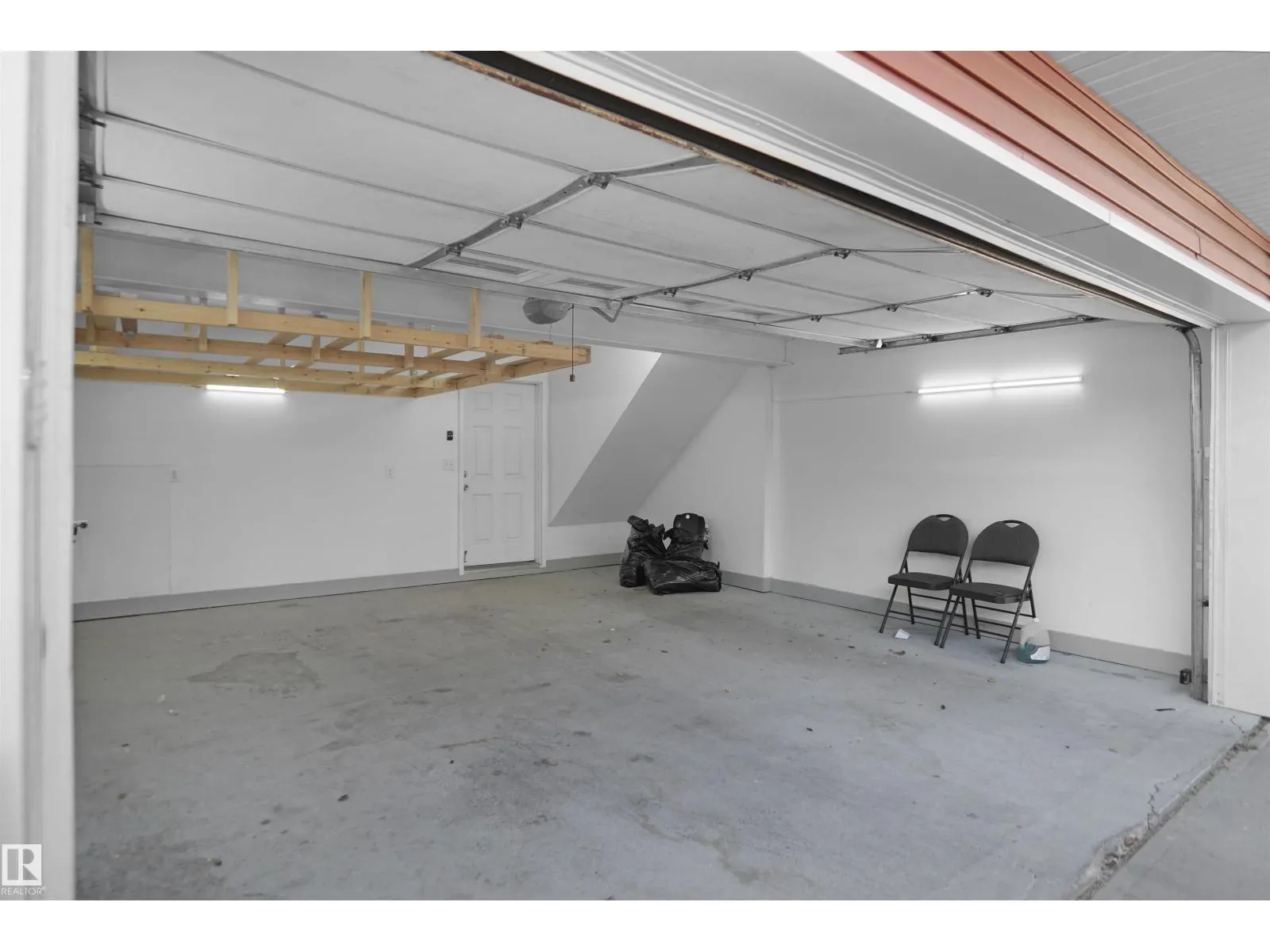 #103 655 TAMARACK RD NW