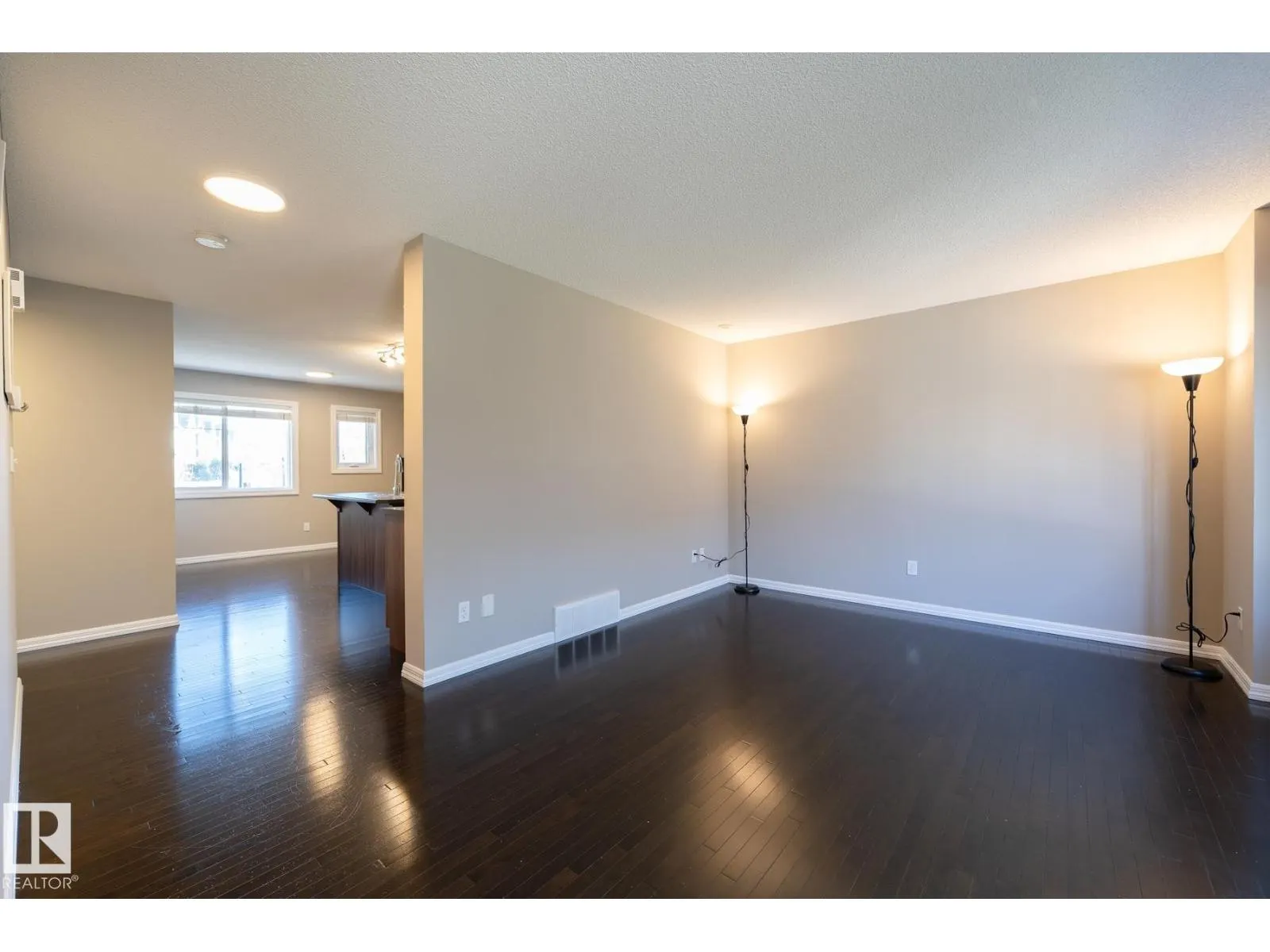 #103 655 TAMARACK RD NW