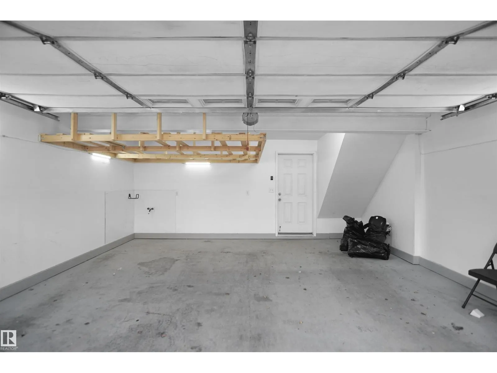#103 655 TAMARACK RD NW