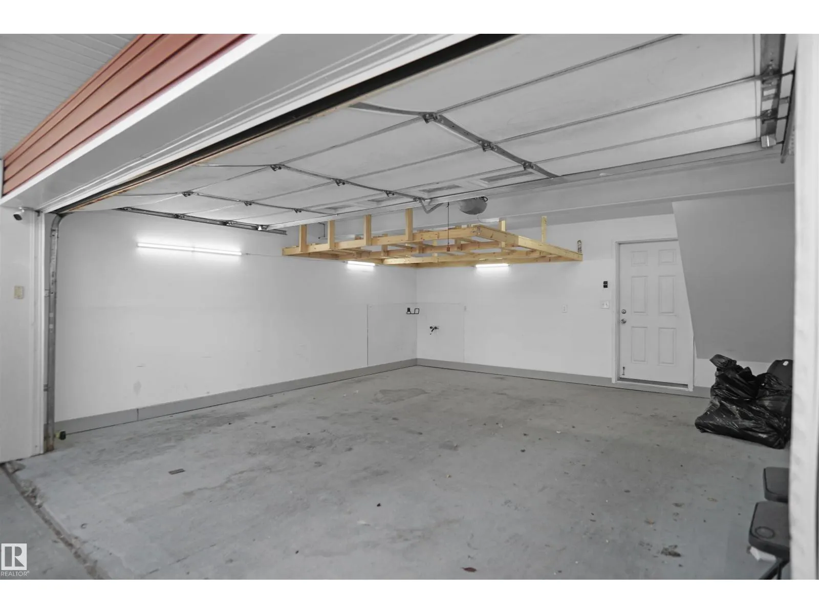 #103 655 TAMARACK RD NW