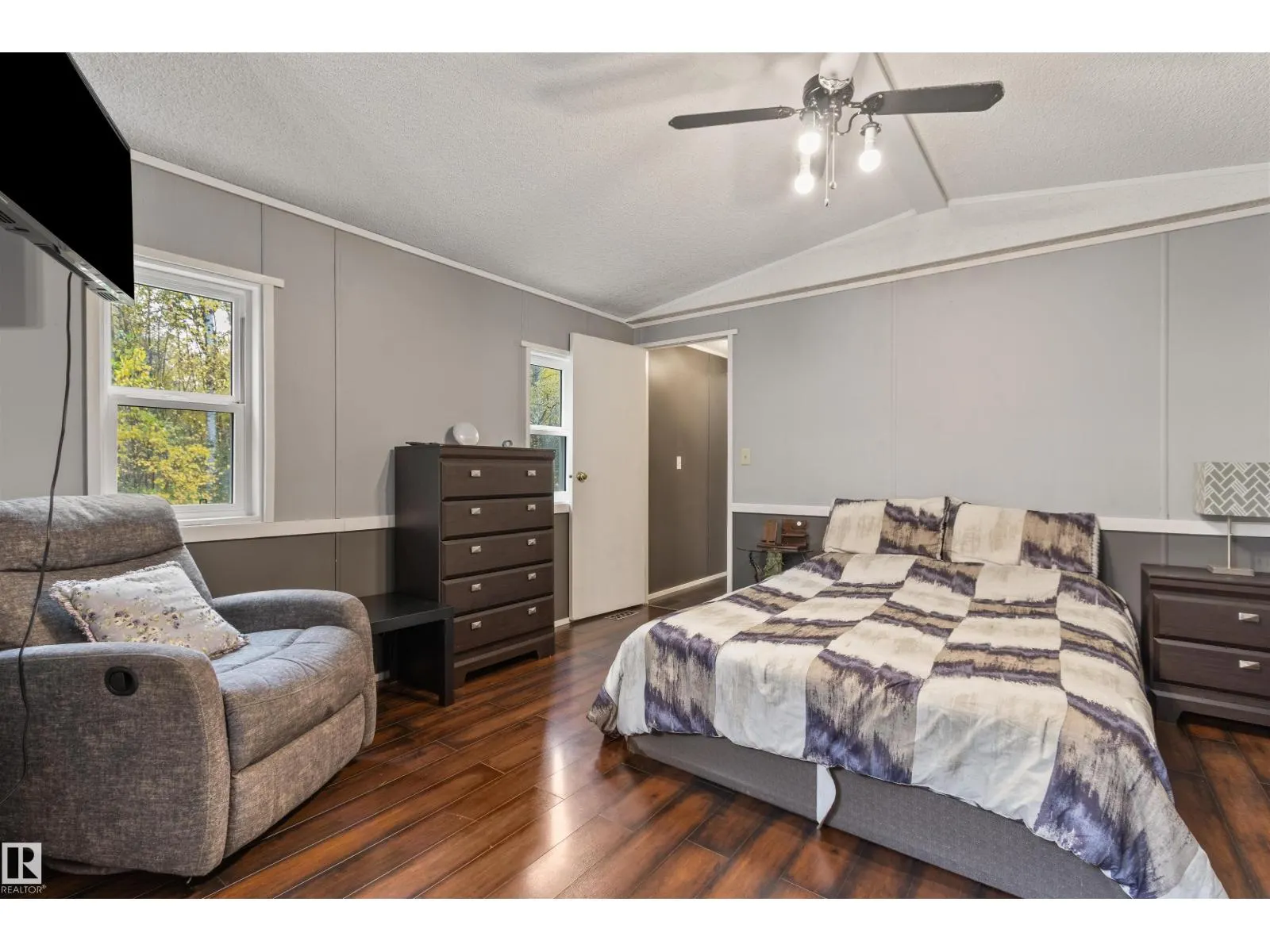 8102 TWP ROAD 494