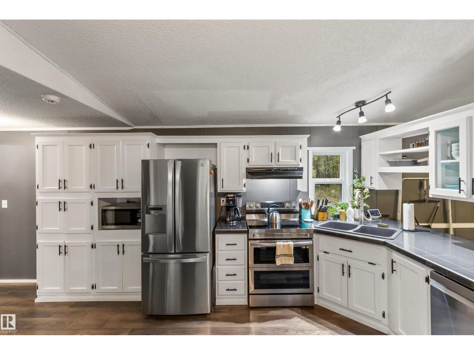 8102 TWP ROAD 494