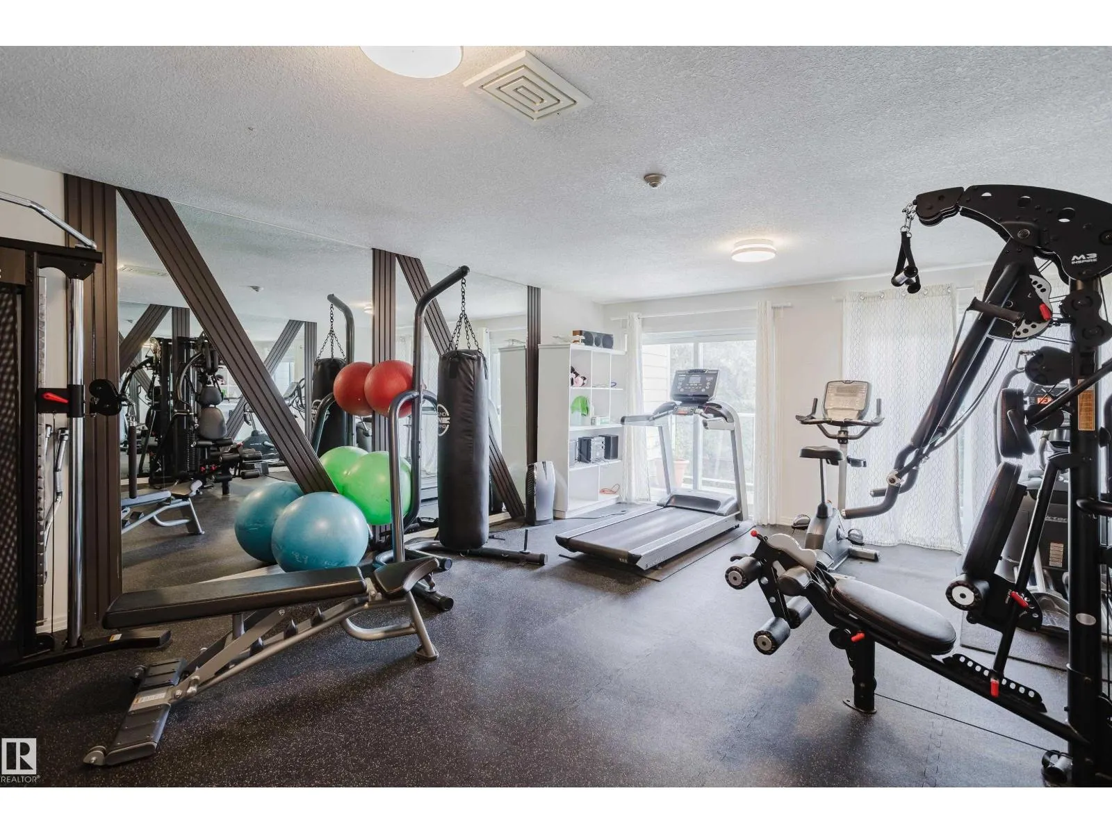 #202 7327 118 ST NW
