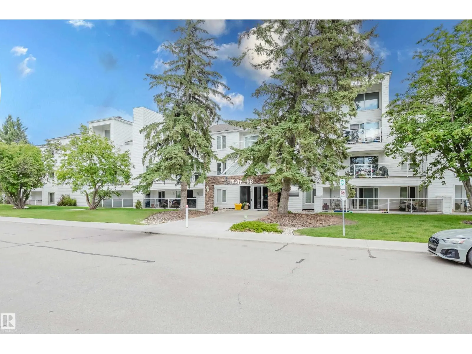 #202 7327 118 ST NW