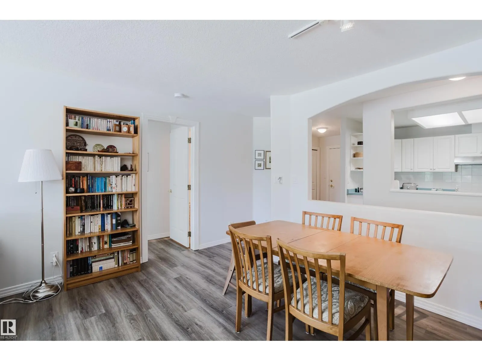 #202 7327 118 ST NW