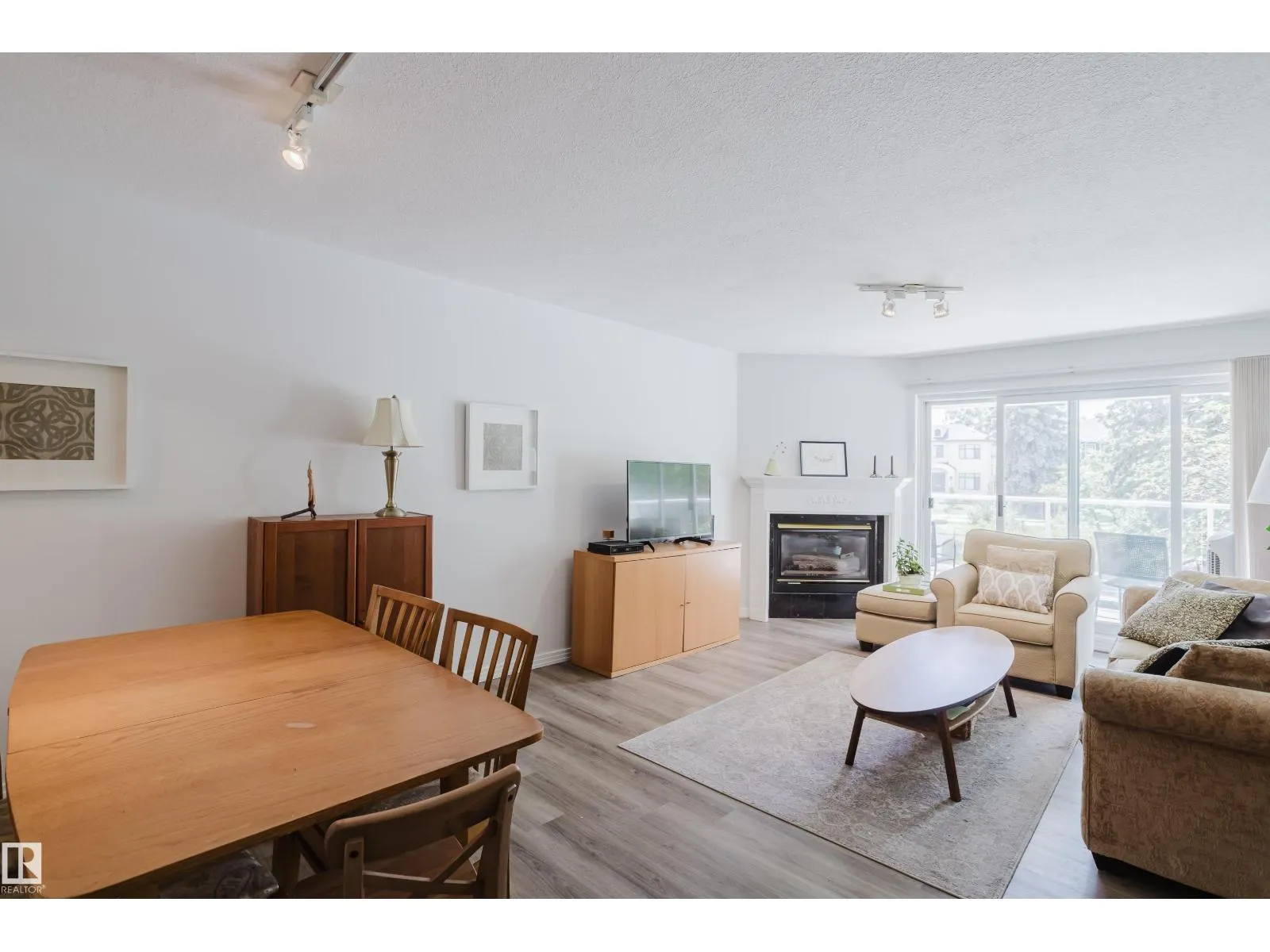 #202 7327 118 ST NW