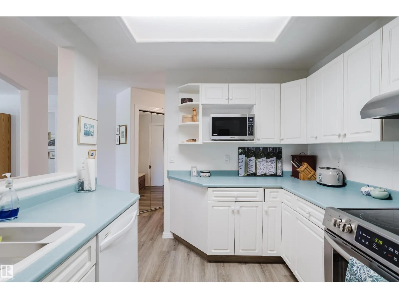#202 7327 118 ST NW