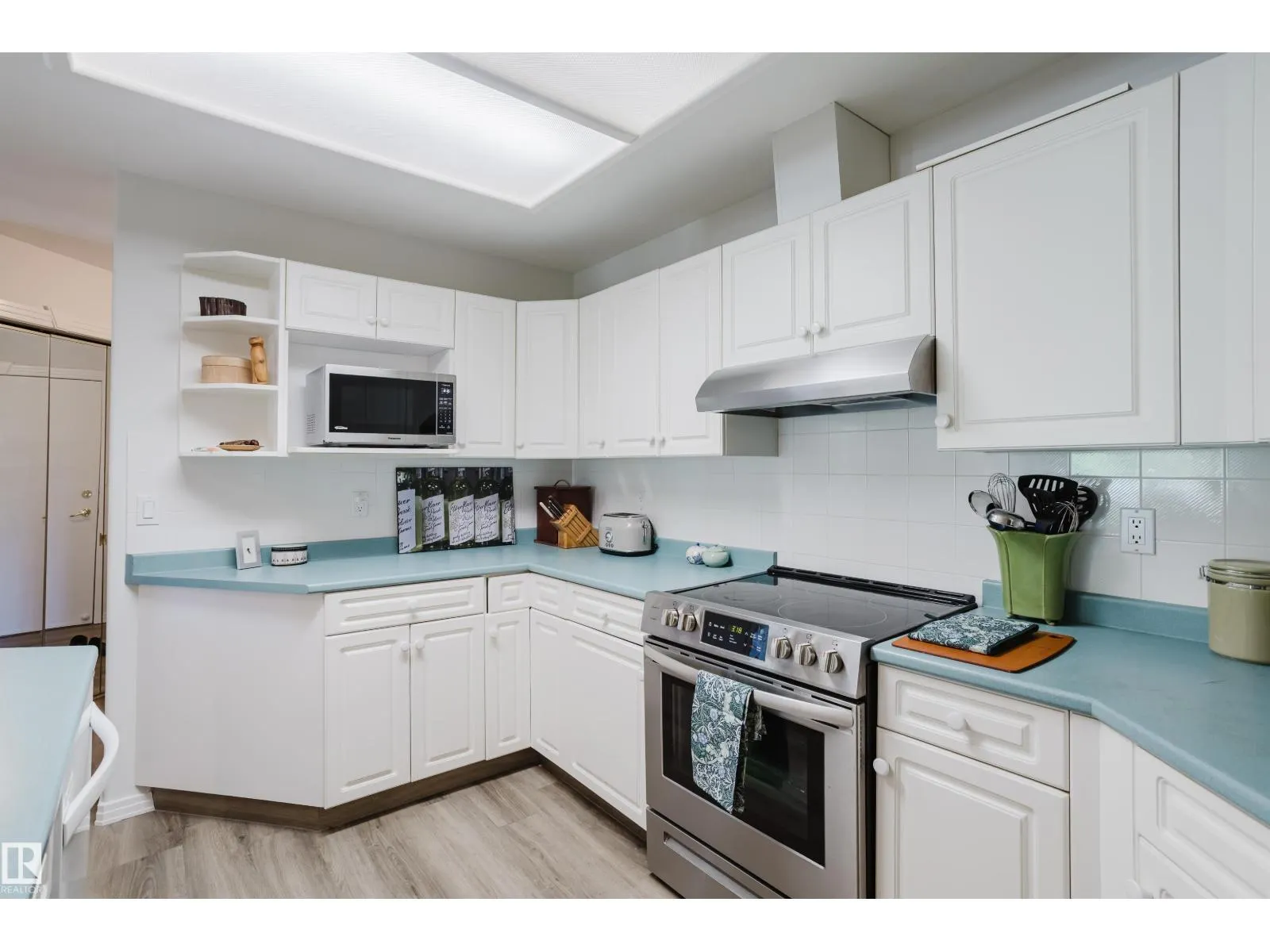 #202 7327 118 ST NW