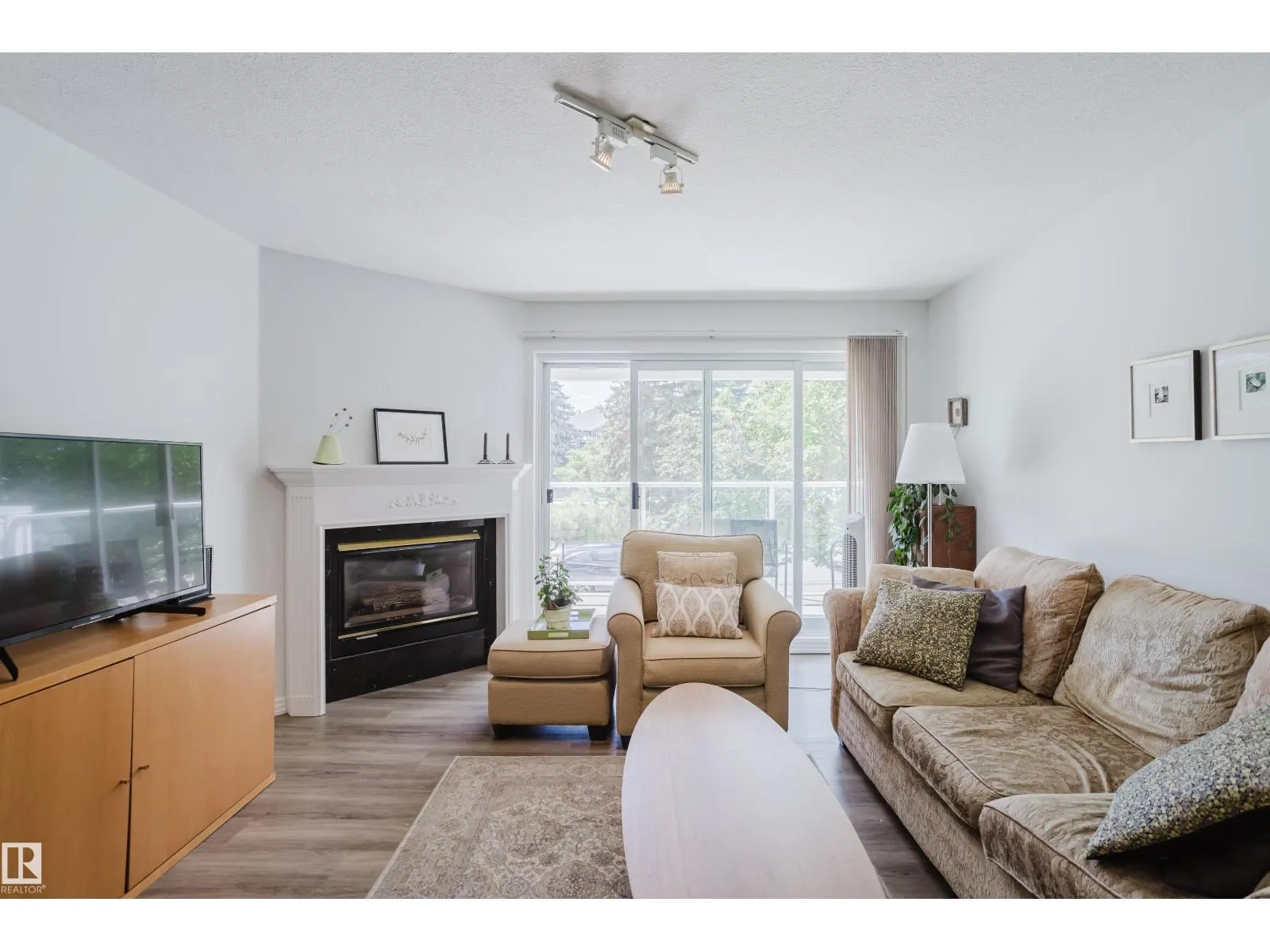 #202 7327 118 ST NW