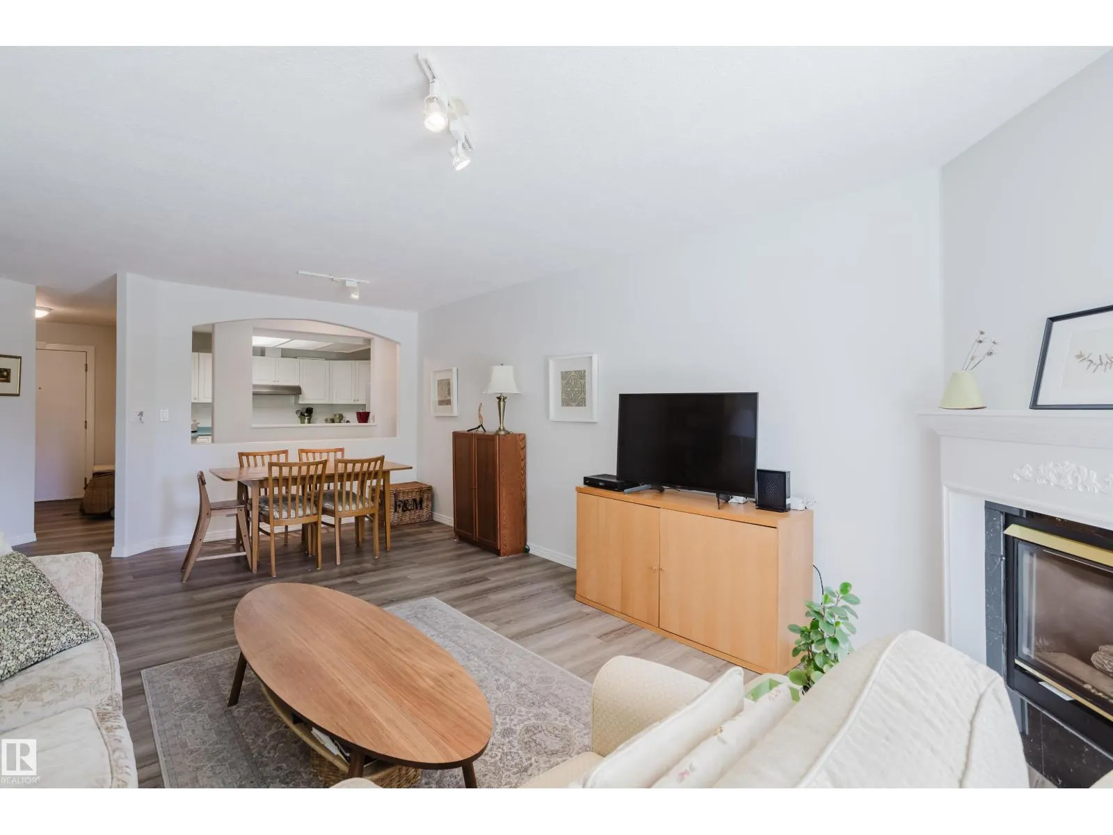 #202 7327 118 ST NW