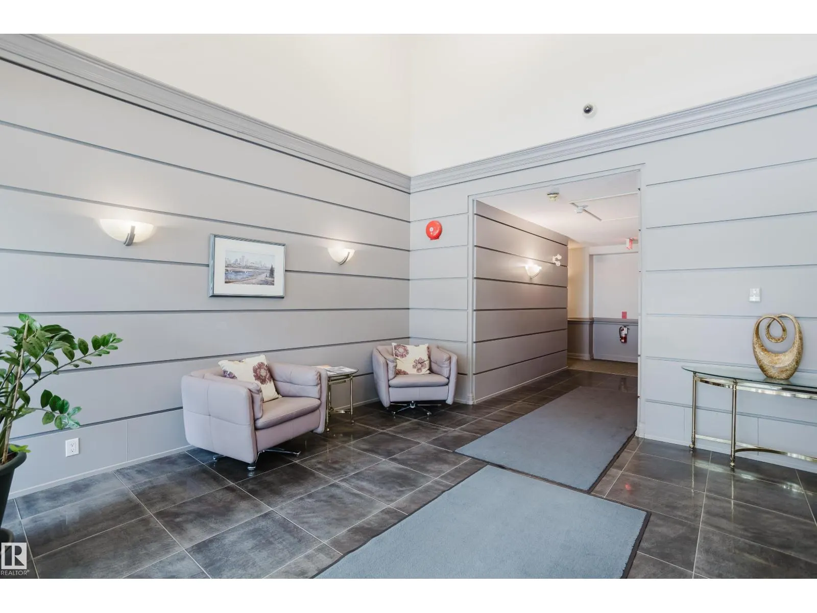 #202 7327 118 ST NW