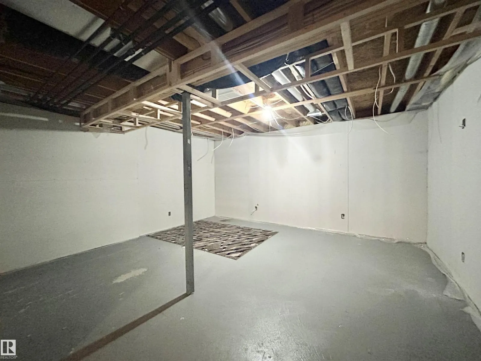 #29 16823 84 ST NW