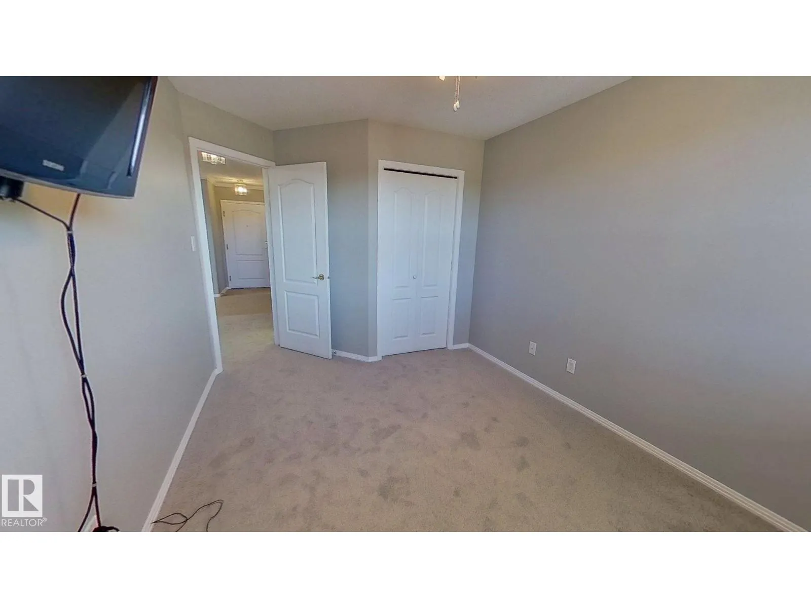 #404 8315 83 ST NW