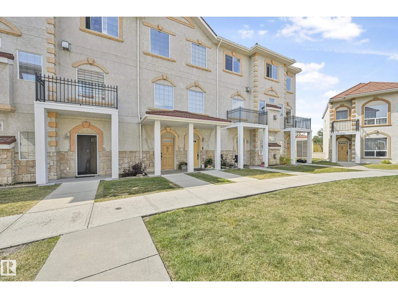 #91 13825 155 AVE NW