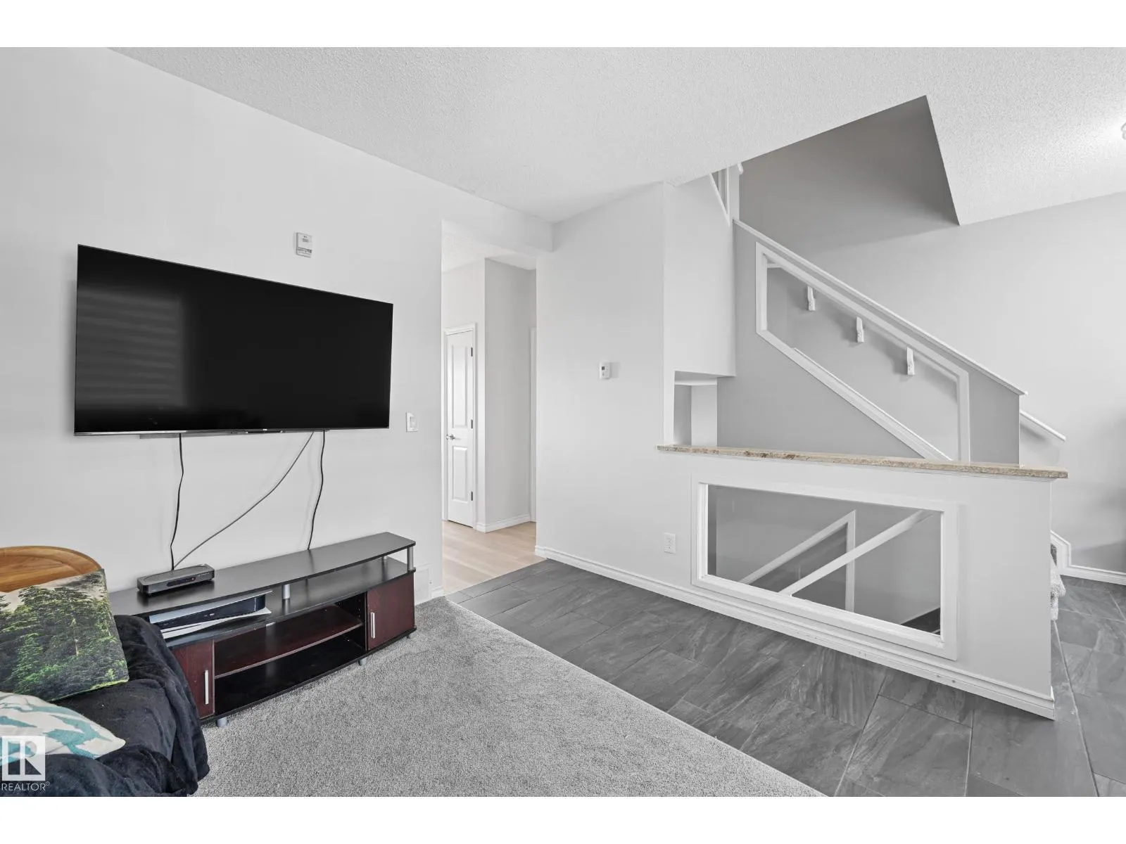 #91 13825 155 AVE NW