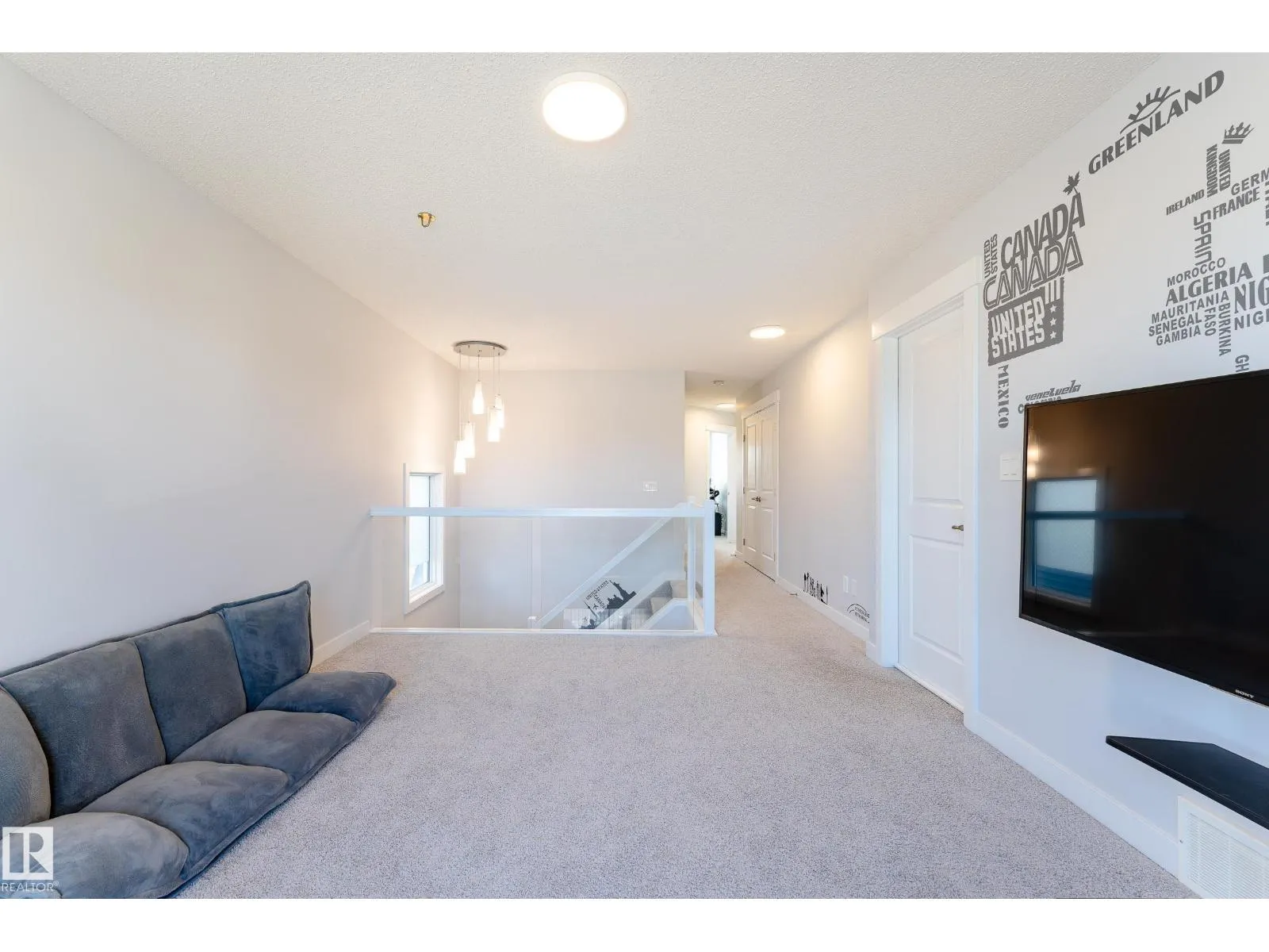 2402 KELLY CIRCLE SW