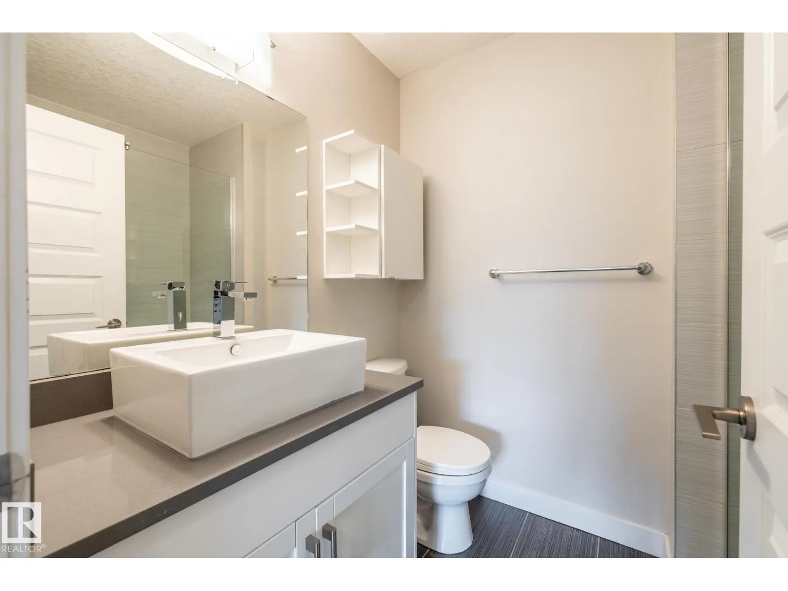 #130 5151 Windermere BV SW