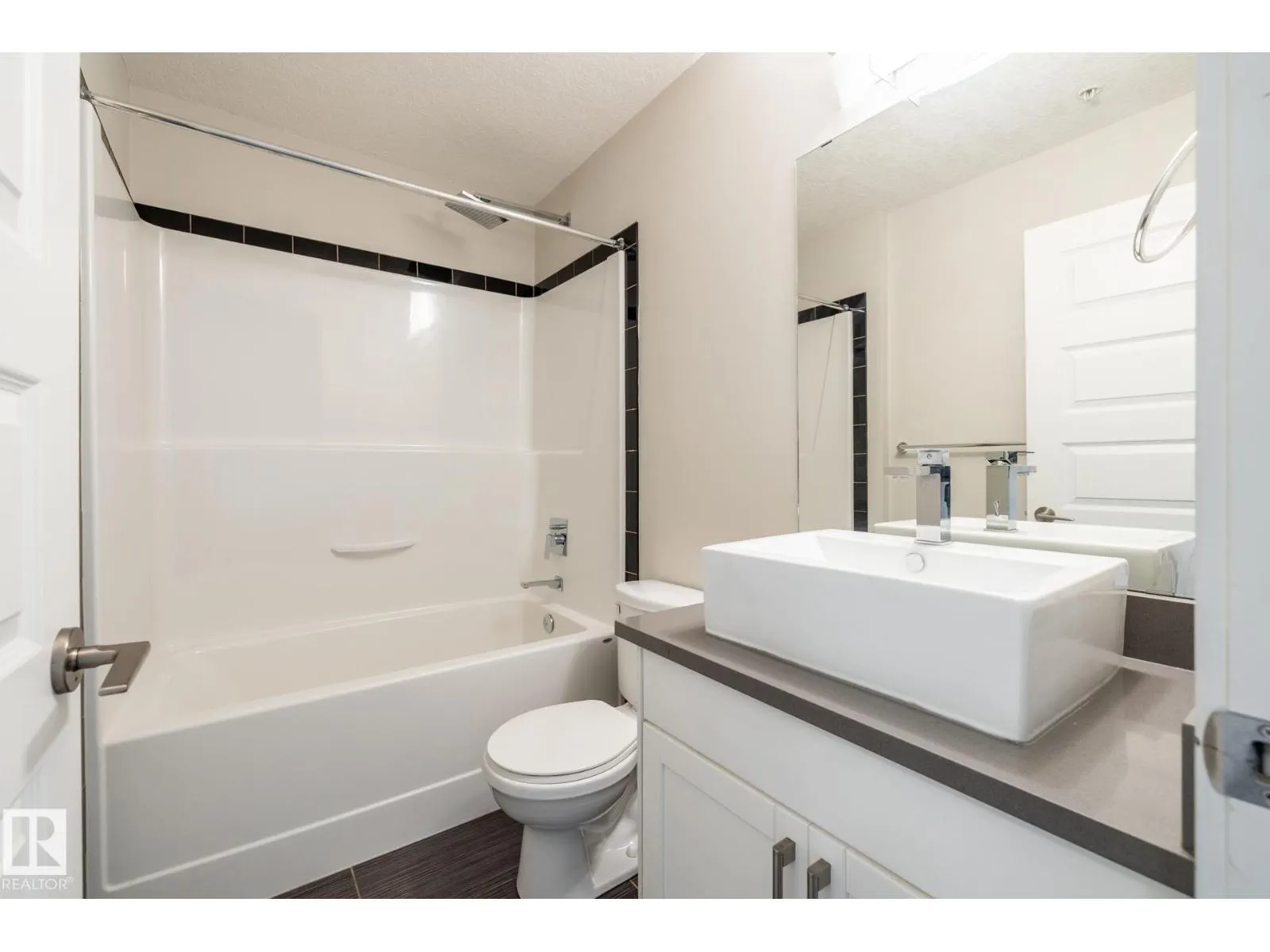 #130 5151 Windermere BV SW