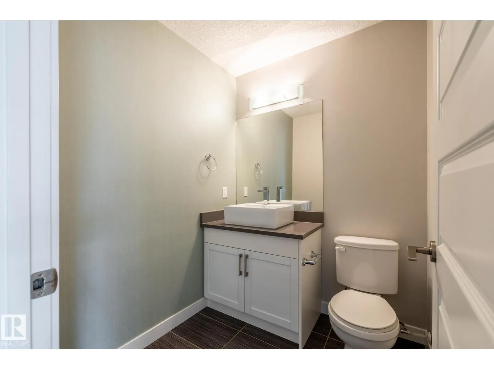 #130 5151 Windermere BV SW