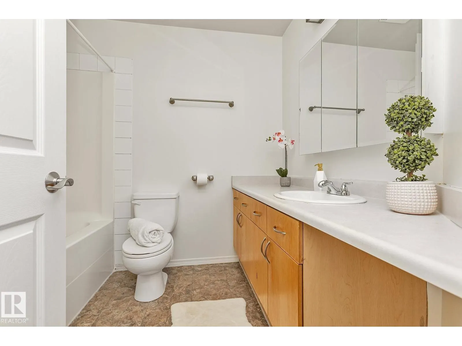 #204 8108 109 ST NW