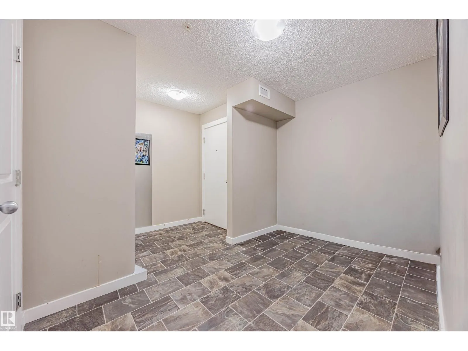 #202 5816 MULLEN PL NW