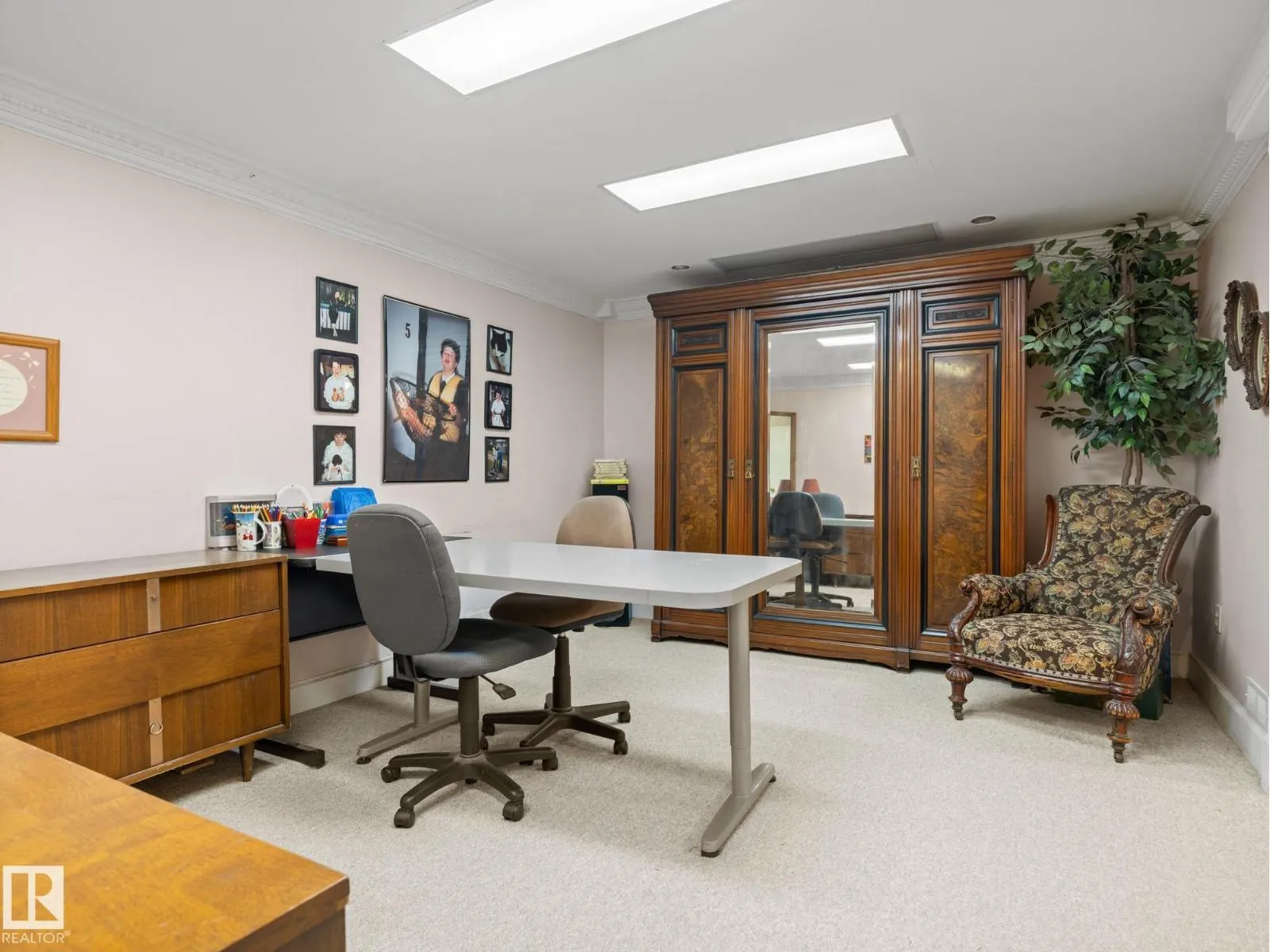 11708 44 AV NW