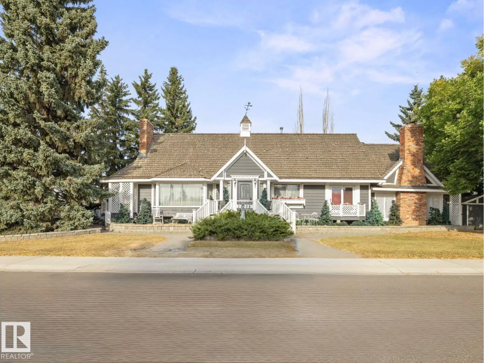 11708 44 AV NW