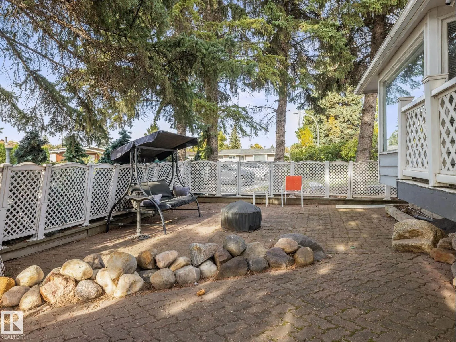 11708 44 AV NW