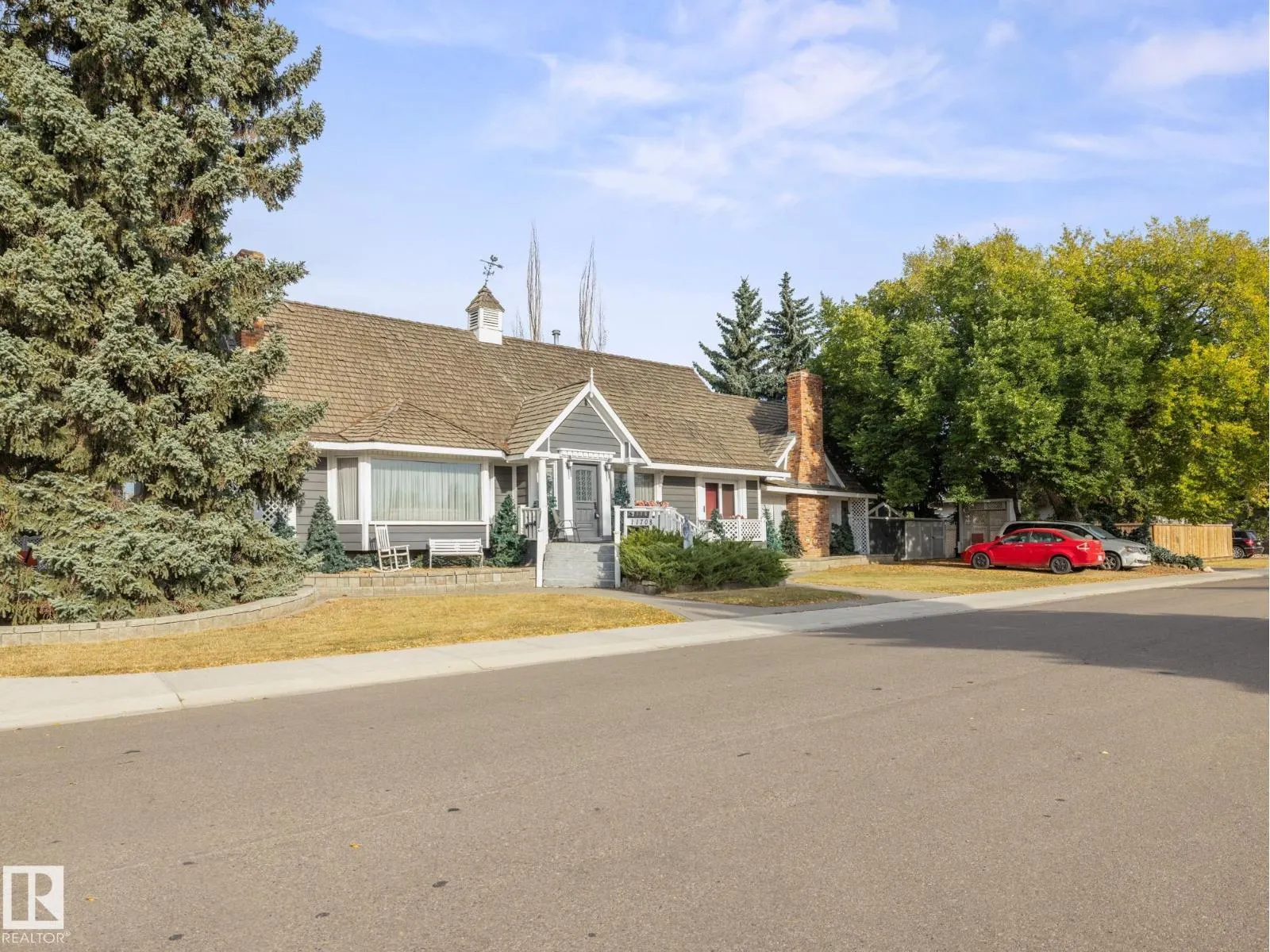 11708 44 AV NW