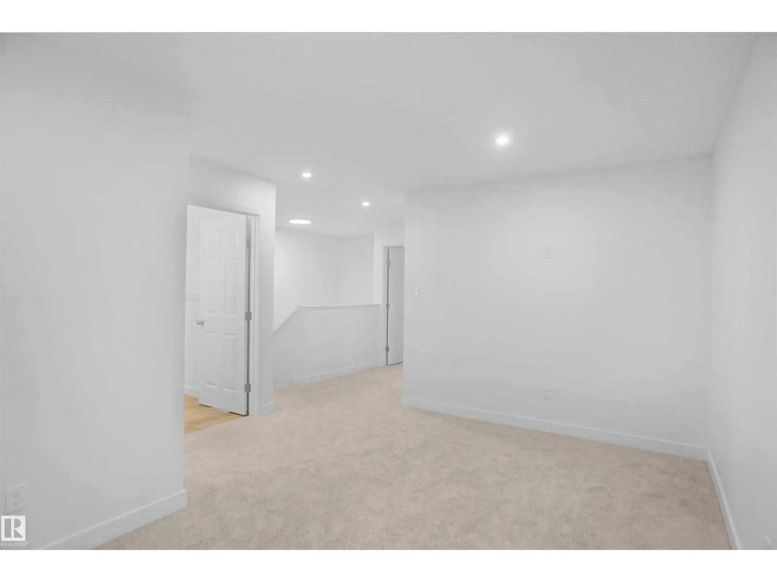2017 209A ST NW
