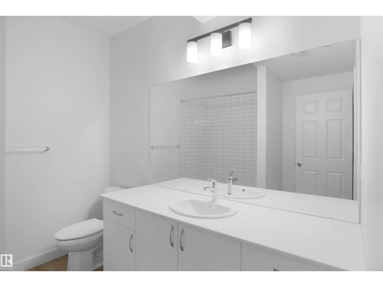 2017 209A ST NW
