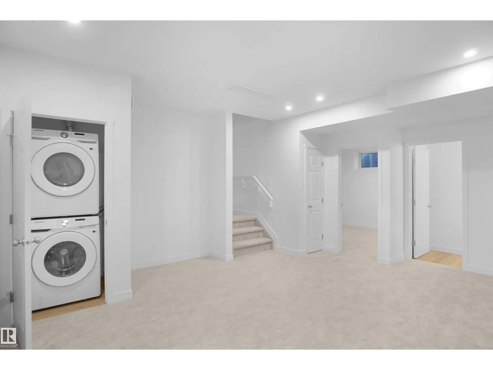 2017 209A ST NW
