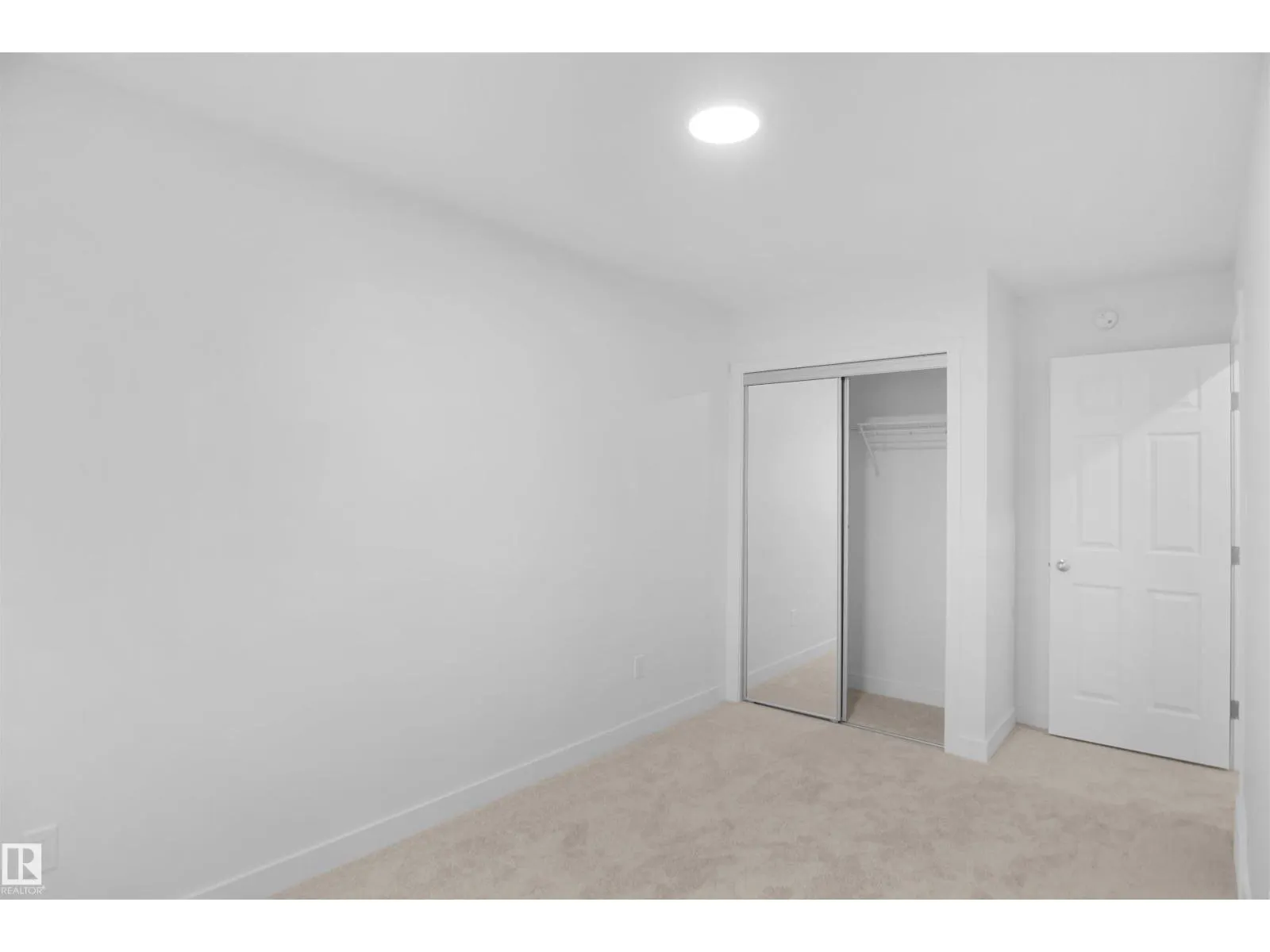 2017 209A ST NW