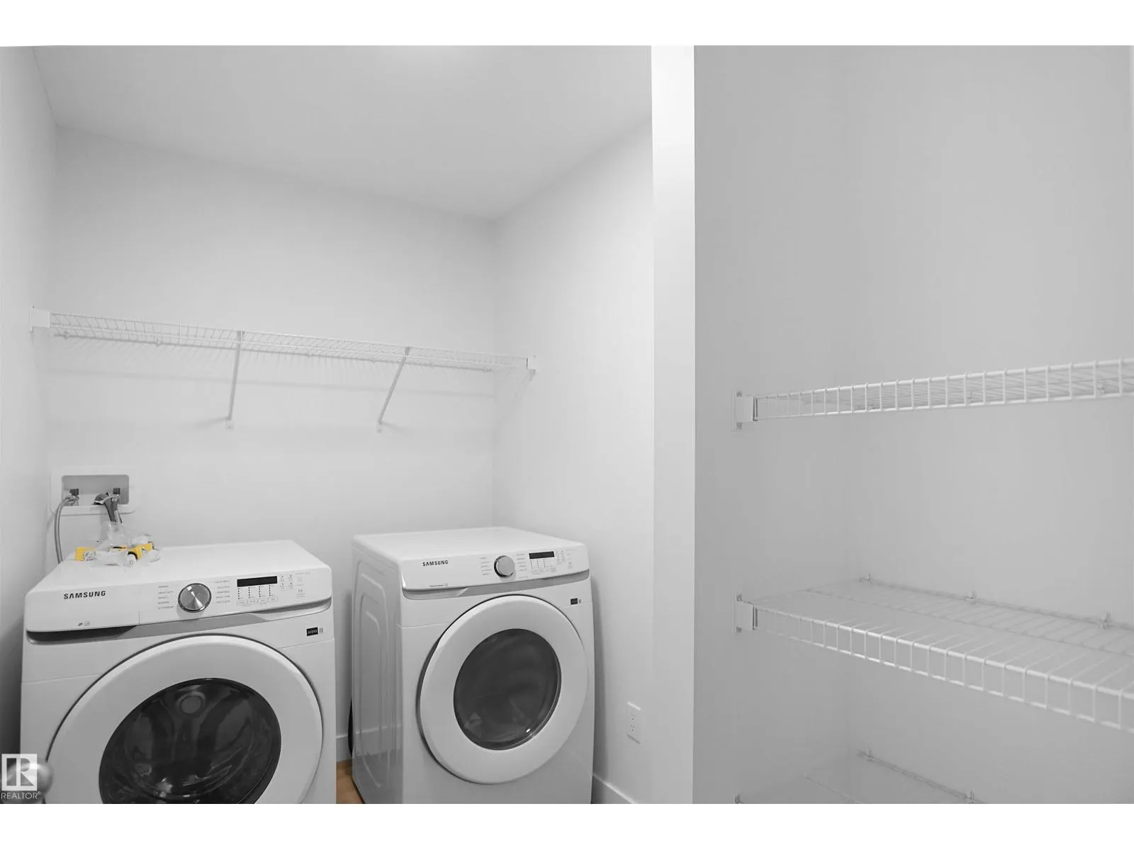 2017 209A ST NW