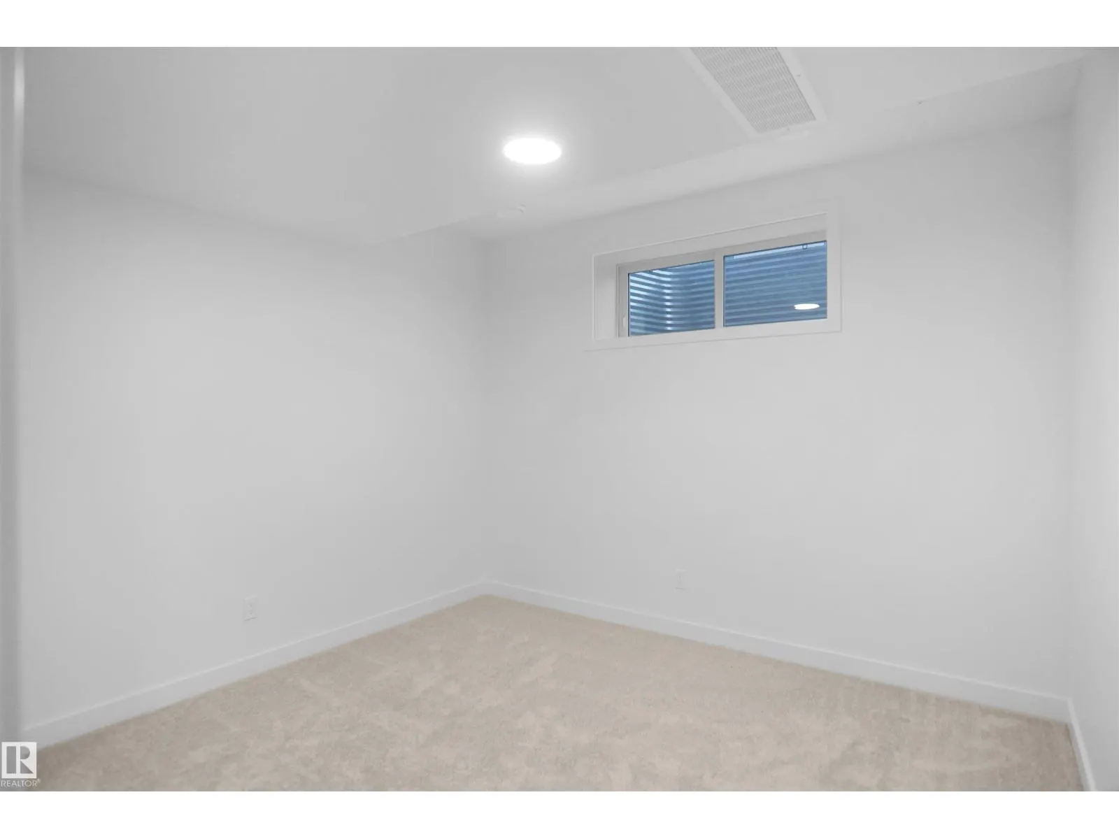 2017 209A ST NW
