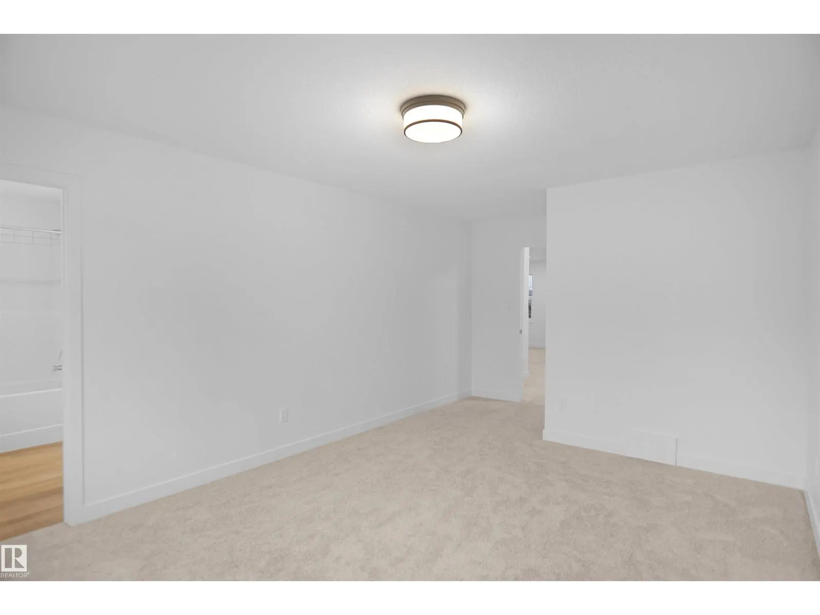 2017 209A ST NW