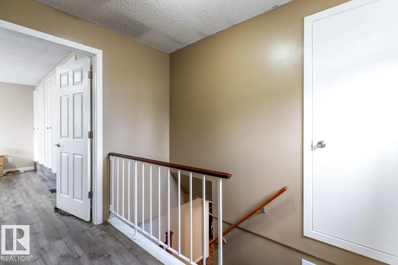 6303 89 AV NW