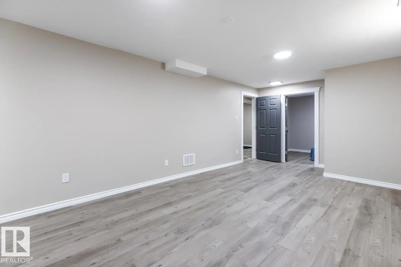 6303 89 AV NW