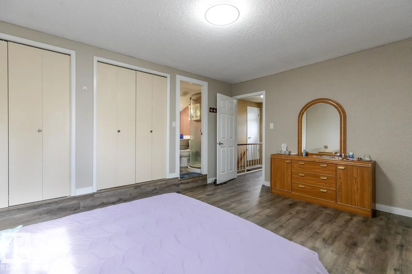 6303 89 AV NW