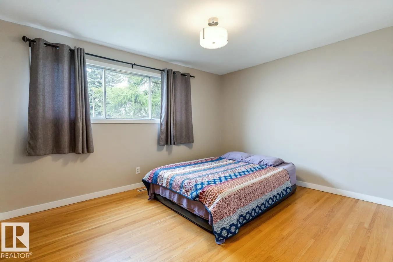 6303 89 AV NW