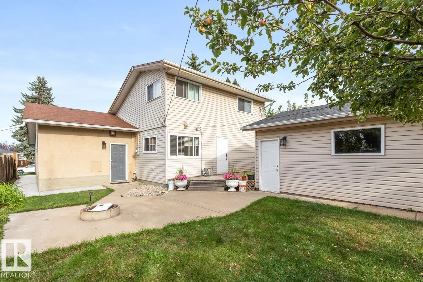 6303 89 AV NW