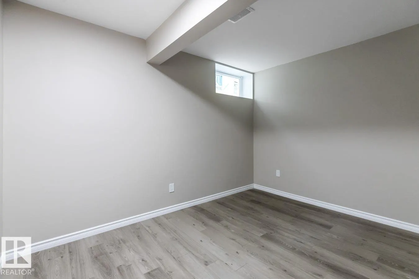 6303 89 AV NW