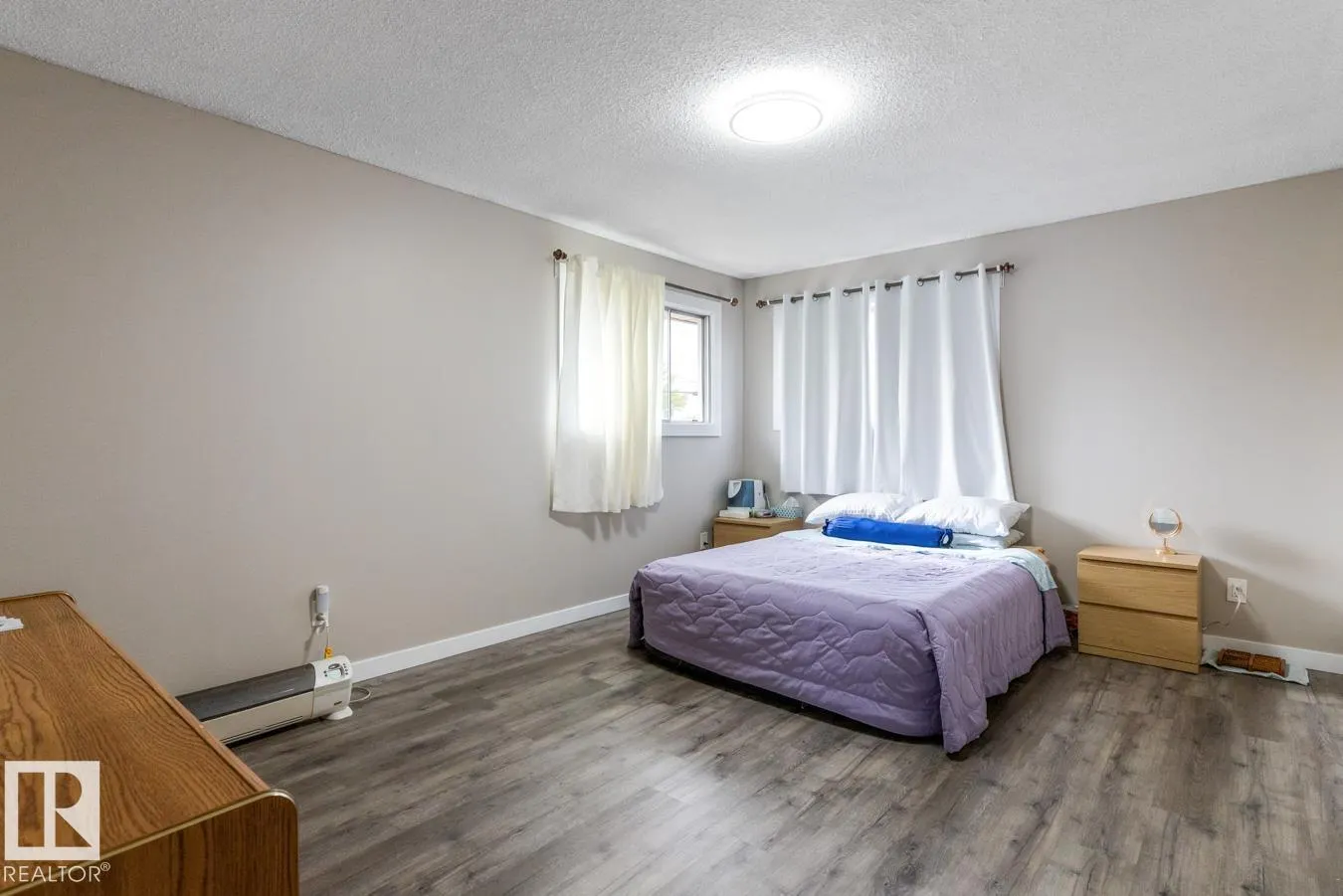 6303 89 AV NW