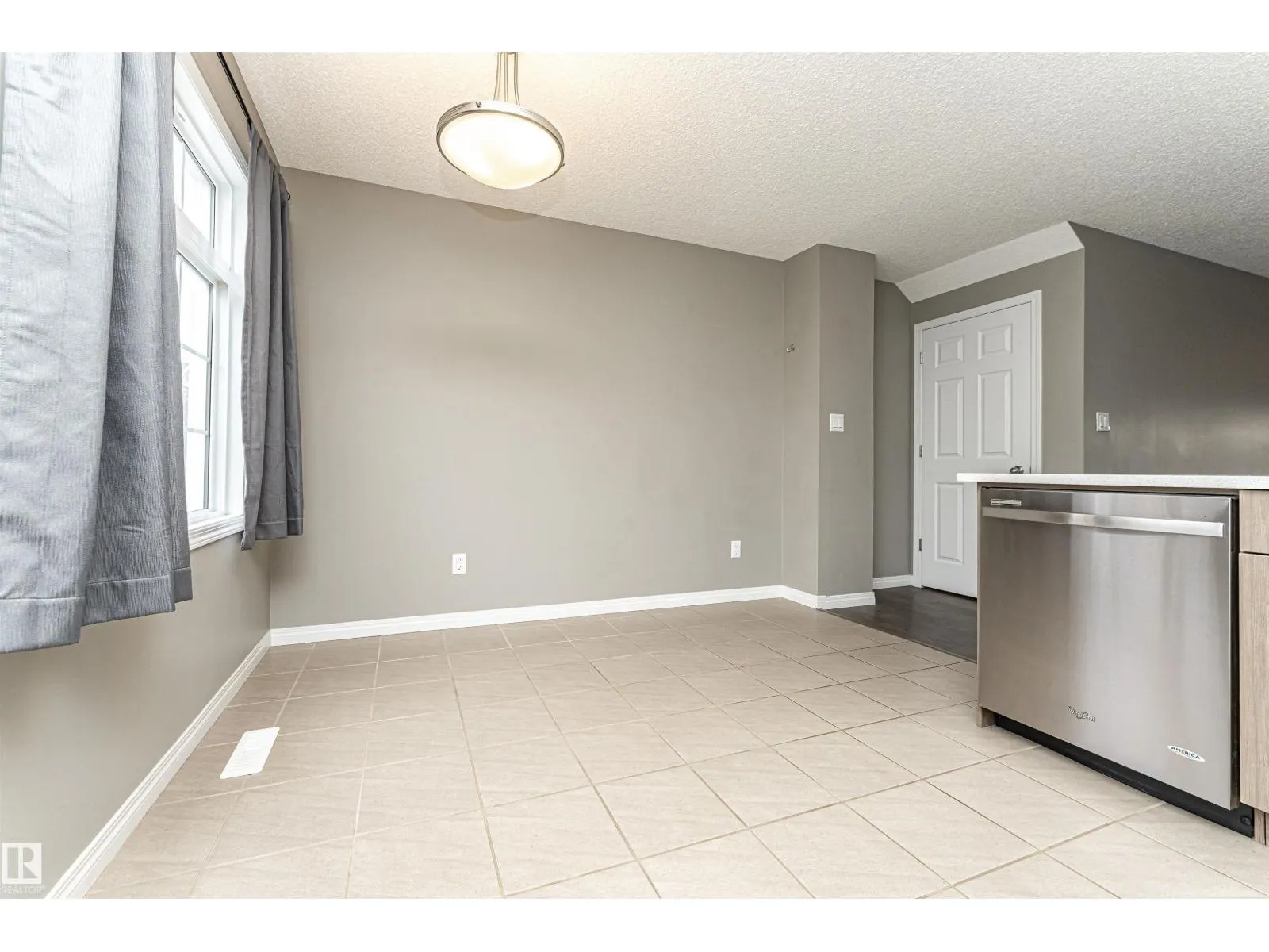 #60 9151 SHAW WY SW