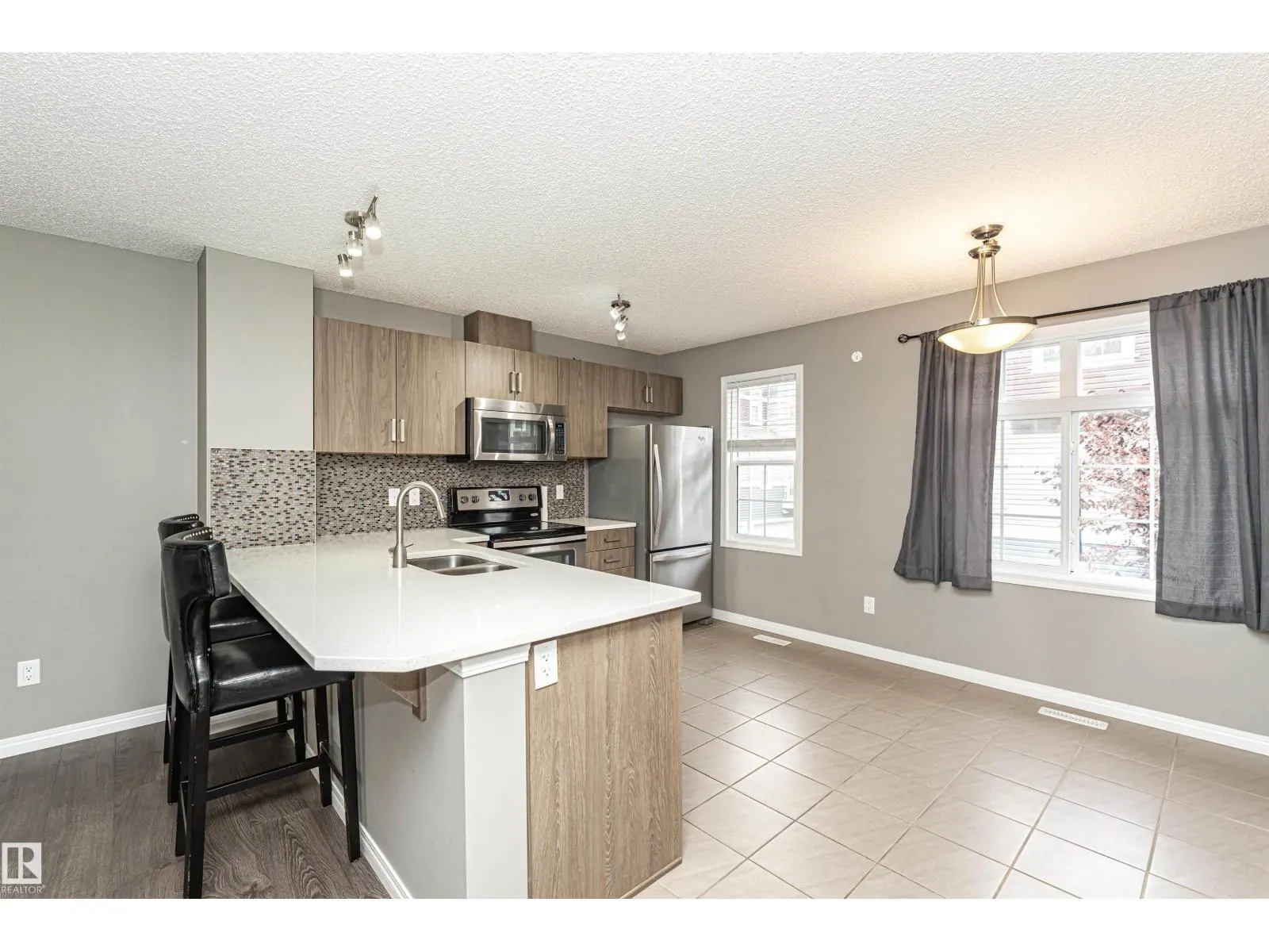 #60 9151 SHAW WY SW