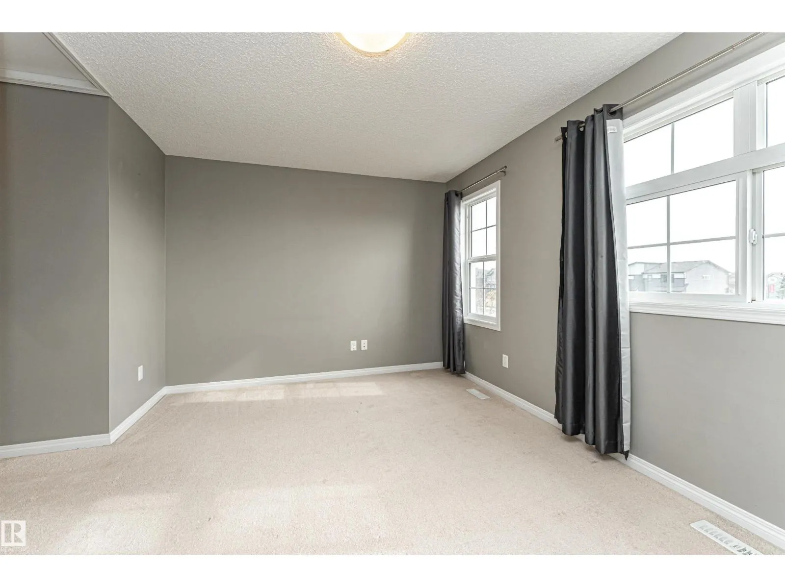 #60 9151 SHAW WY SW