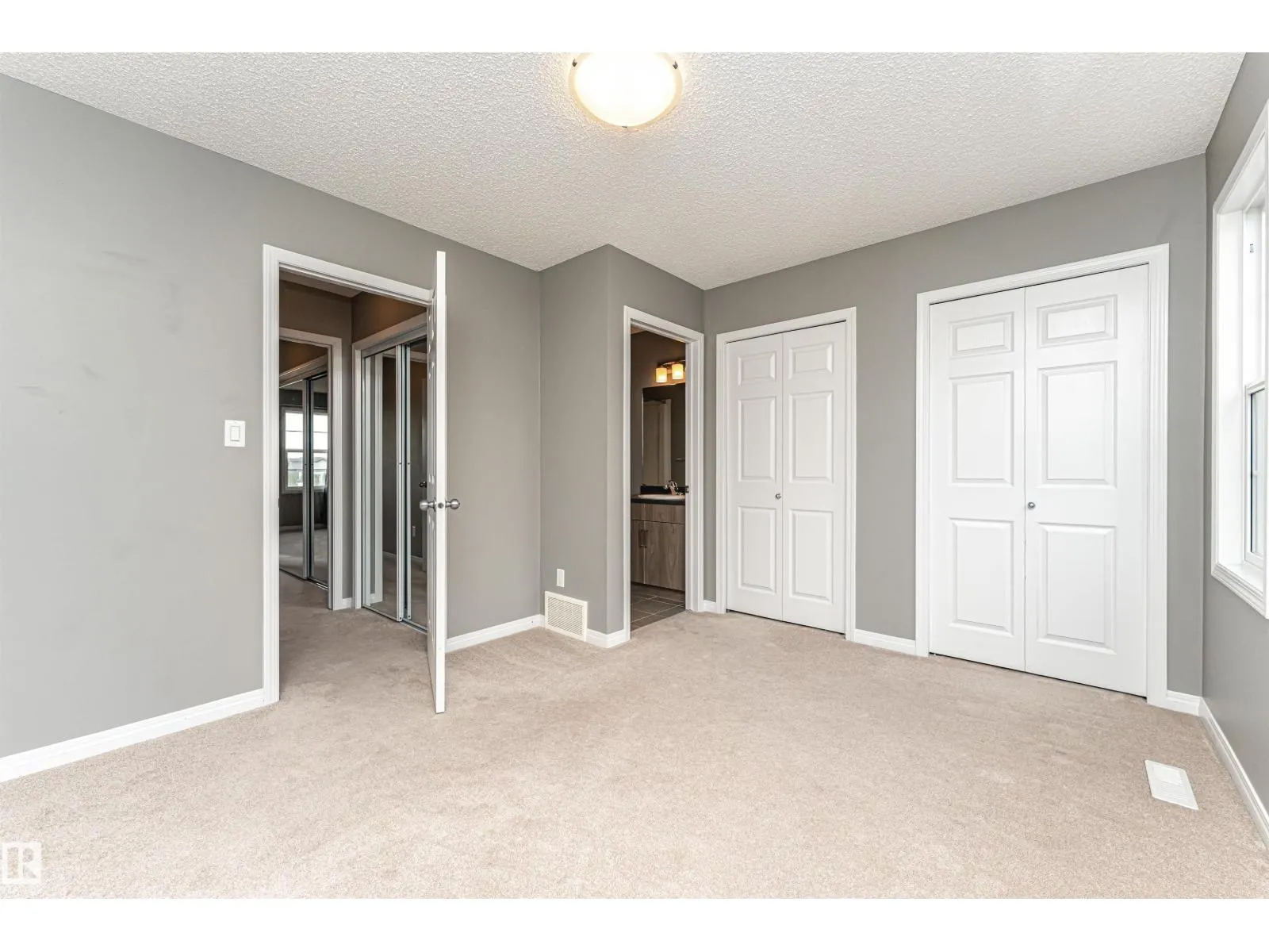 #60 9151 SHAW WY SW