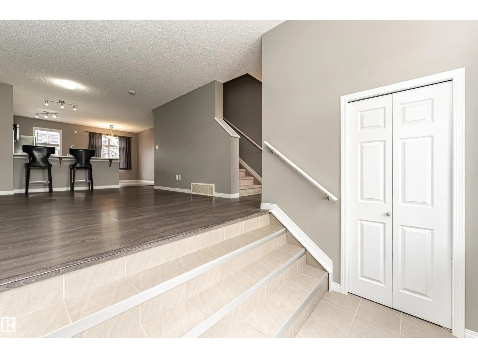 #60 9151 SHAW WY SW