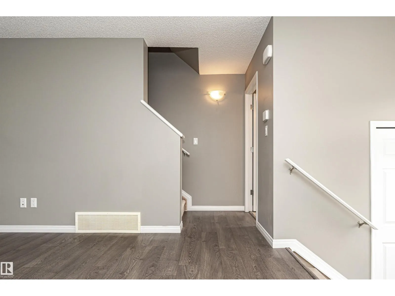 #60 9151 SHAW WY SW