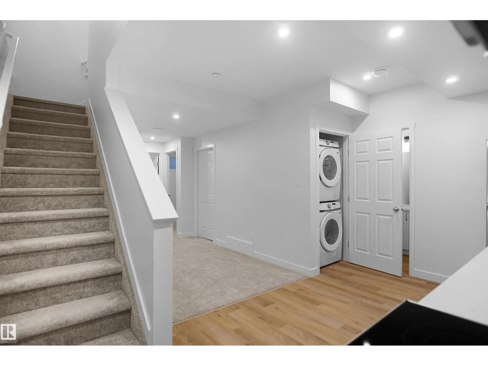 2021 209A ST NW